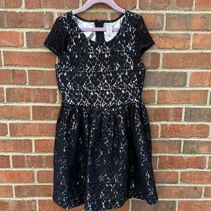 EUC sz8 Justice black lace with silver lining dress